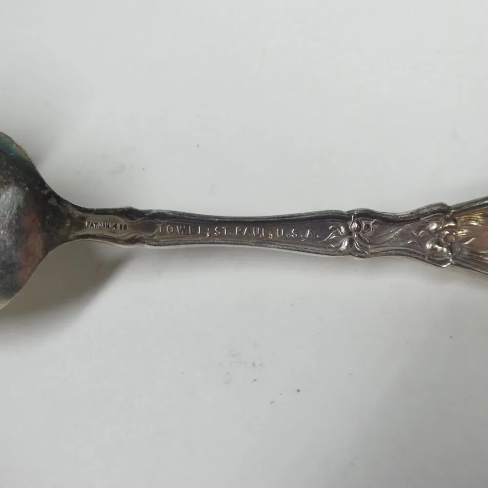 Log Cabin Syrup Towle Souvenir Spoon St. Paul USA Floral Teaspoon Antique